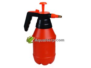 Pumpattava sumutinpullo terraarioon.